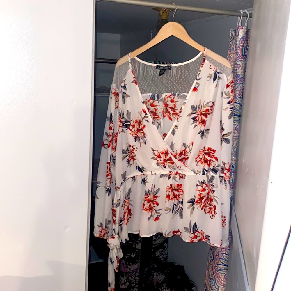 Plus Size White Floral Long Sleeve Blouse